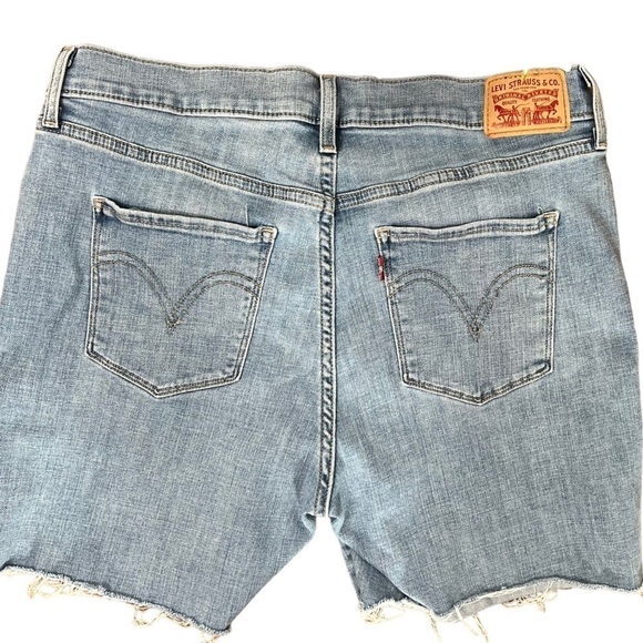 Levi Strauss & Co Distressed Cut Off Light Wash Denim Women's Jean Shorts Sz 12 - Picture 15 of 16